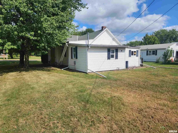 402 E South St, Colchester, IL 62326