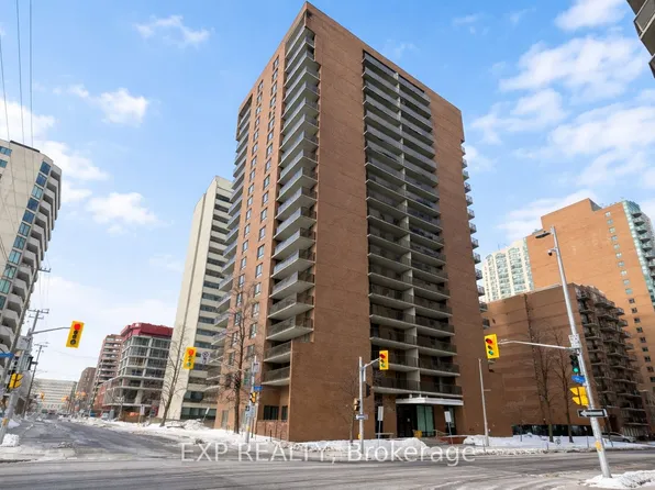 475 Laurier Ave W #705, Ottawa, ON K1R 7X1