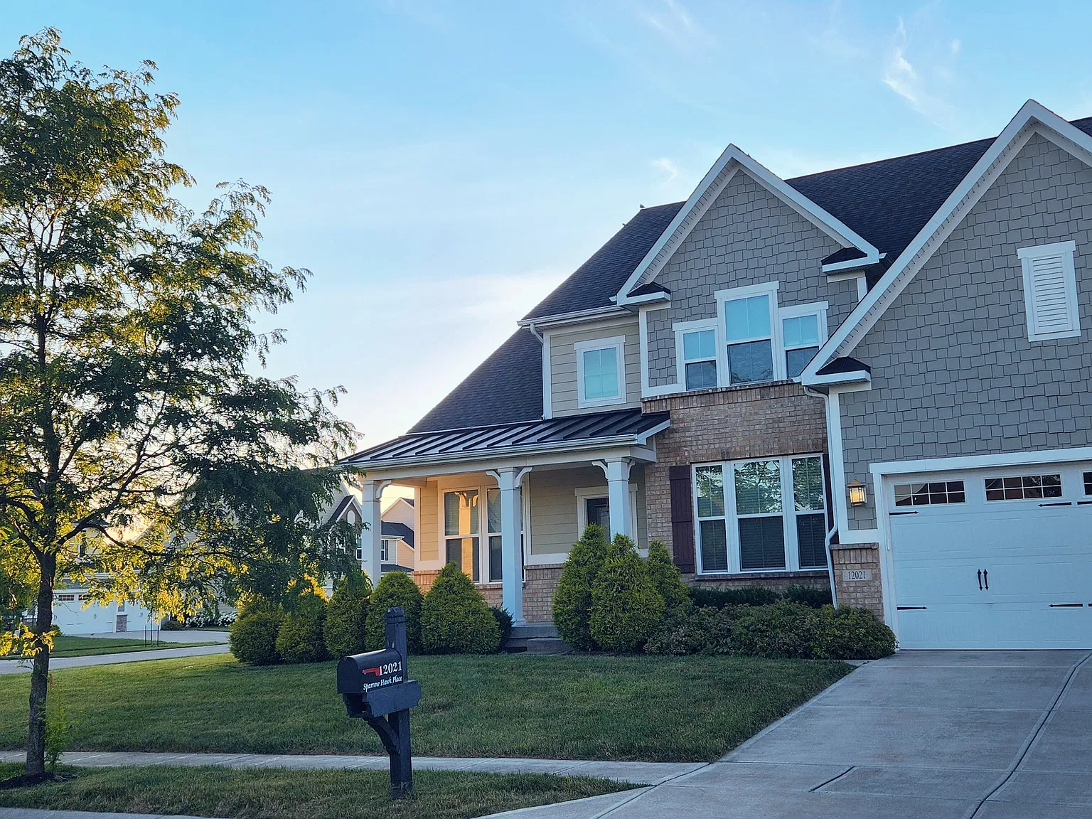 5 bed, 2704 sqft, $2,795 — Photo 2