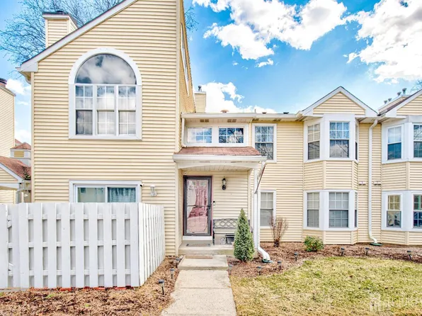 3 Dennis Ct, Hightstown, NJ 08520