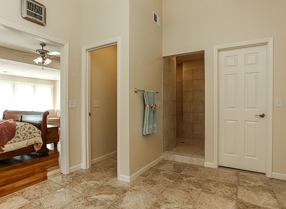 Bathroom dual shower&Bench