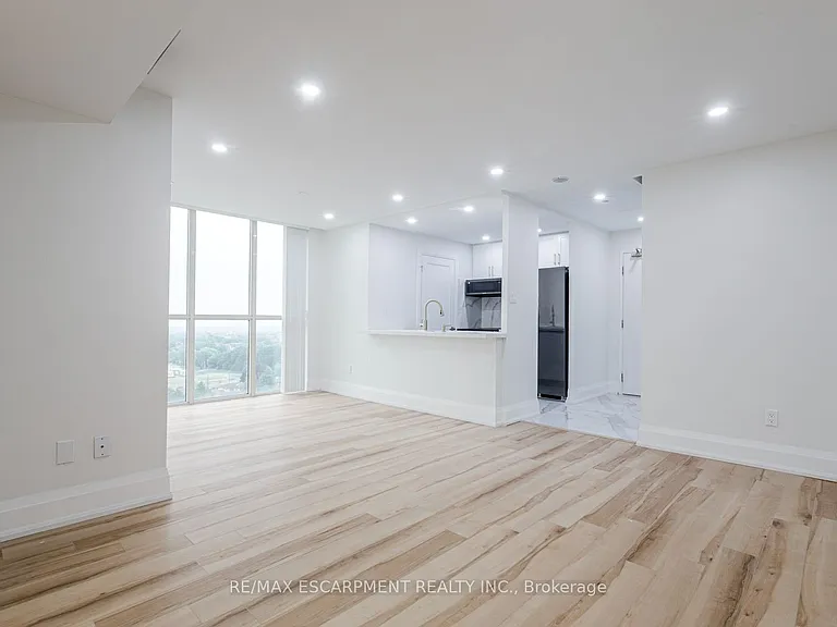 285 Enfield Pl #1603 — Photo 2
