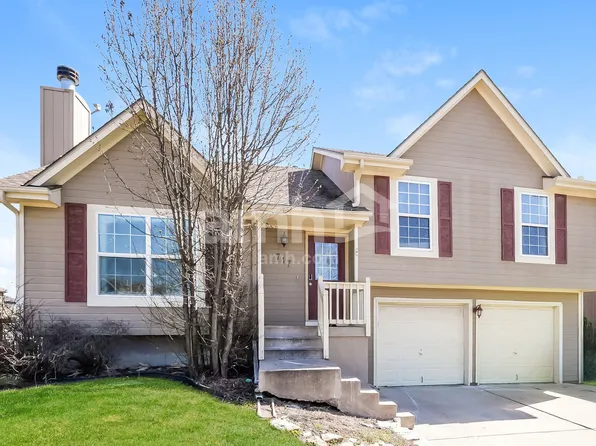 717 Furlong Dr, Raymore, MO 64083