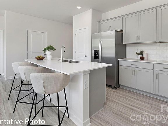 2nd image of 1314 Lily Dr