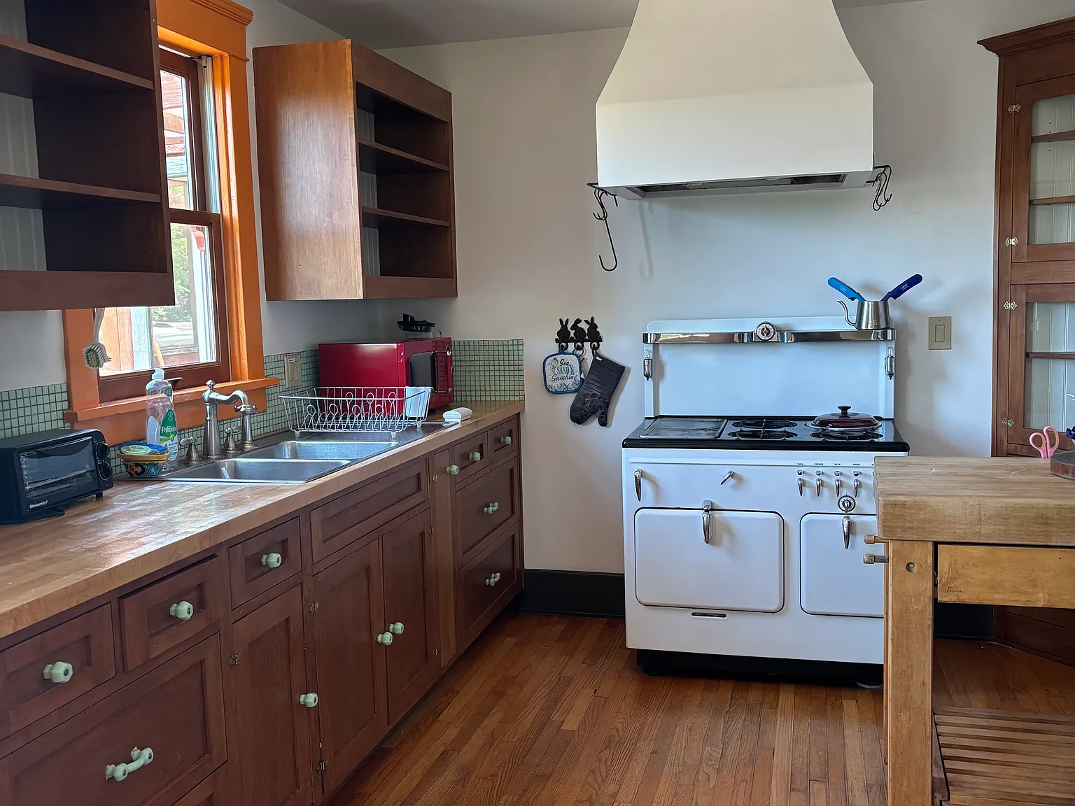 1 bed, 1100 sqft, $2,700 — Photo 2