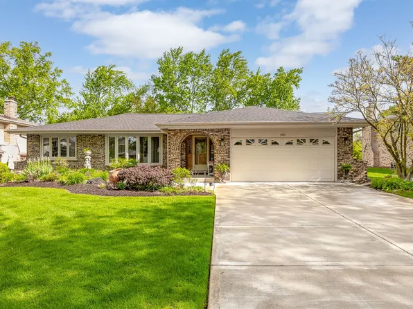 1706 Holly Ave, Darien, IL 60561