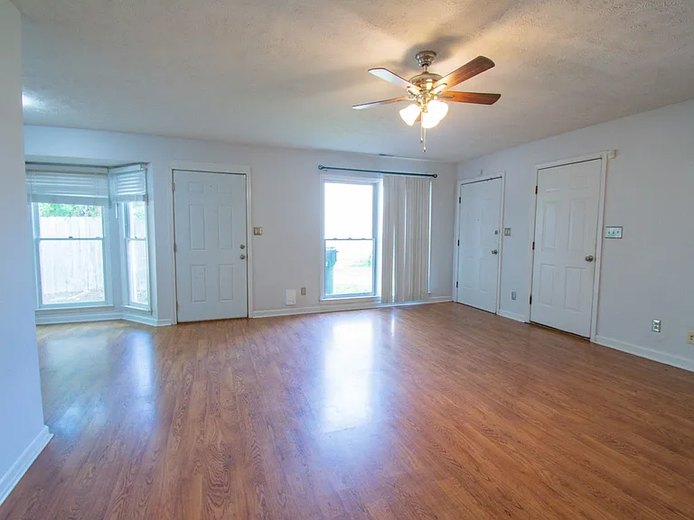 6839 Shawcross Ln — Photo 9