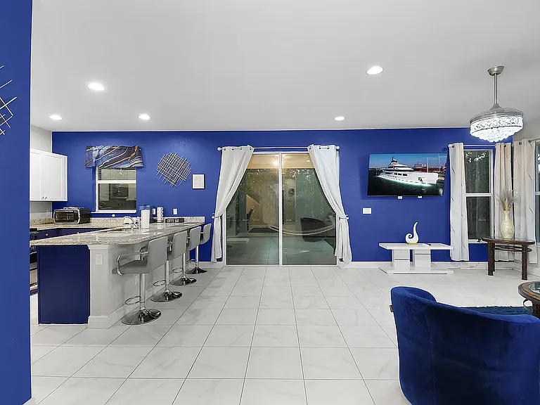 1573 NW Cataluna Cir — Photo 8