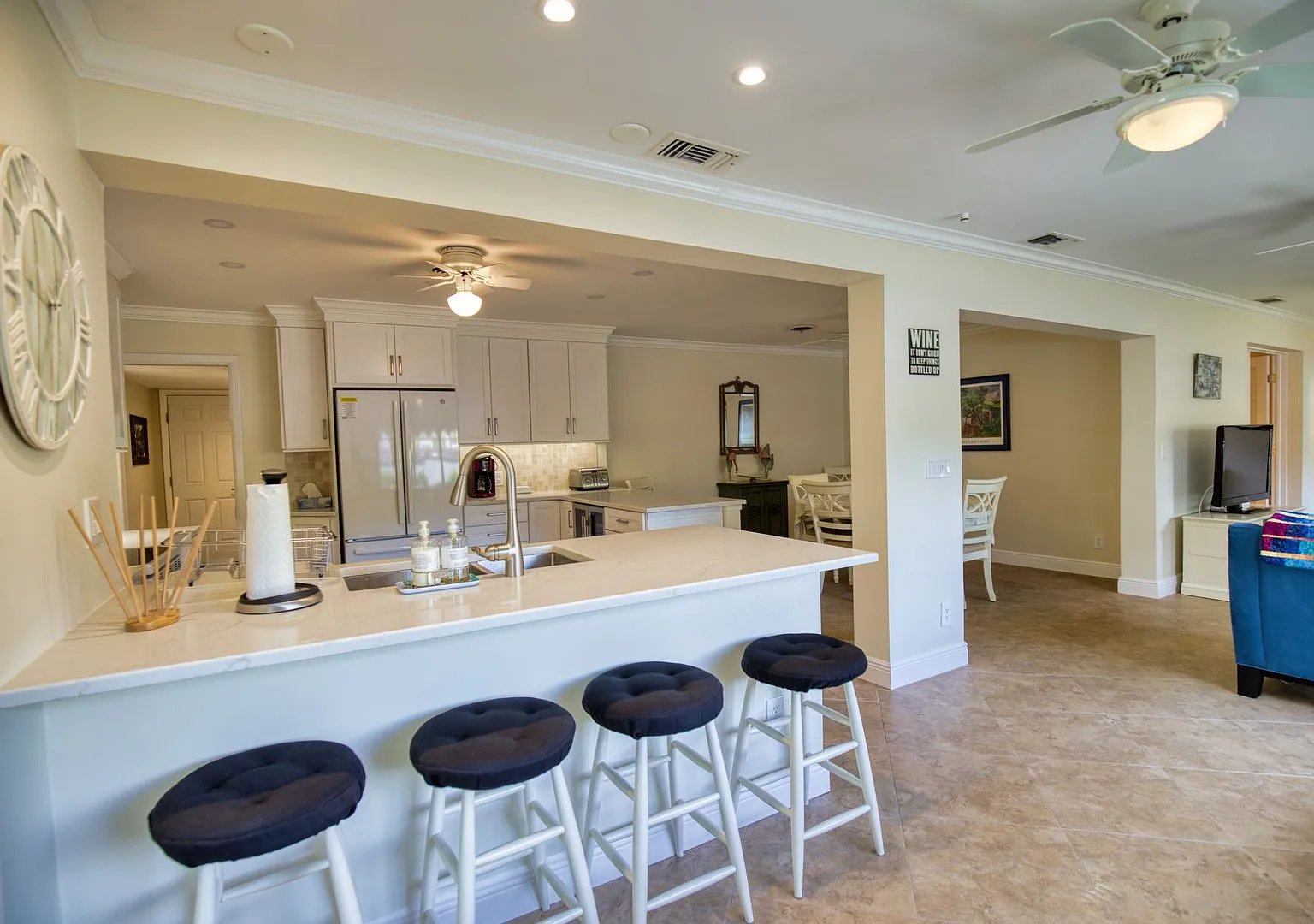 Seasonal Short-Term Condo located in Downtown Venice Island! — Photo 4