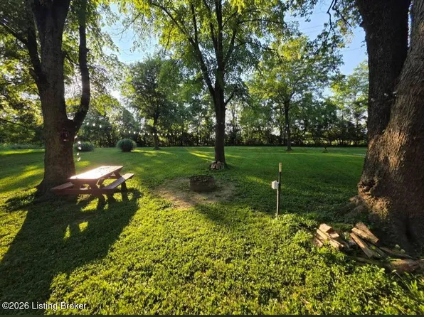 15 Riverport Dr, Shepherdsville, KY 40165