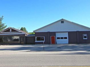 821 W Conway Rd, Harbor Springs, MI 49740