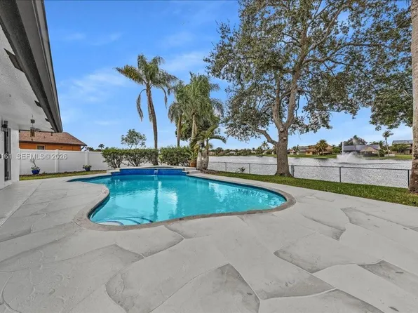 15056 SW 10th St, Sunrise, FL 33326