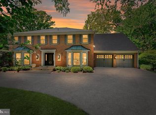 6904 Earlsgate Way, Rockville, MD 20852