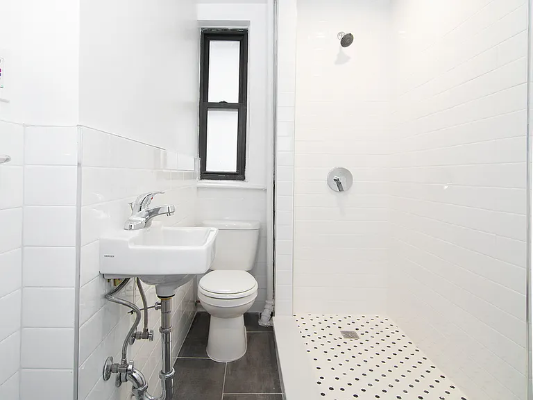 25 Thompson St #12 — Photo 5