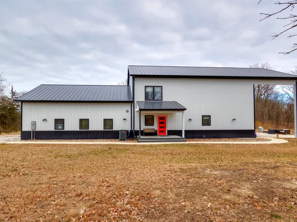 2226 Deer Ave, Perry, IA 50220