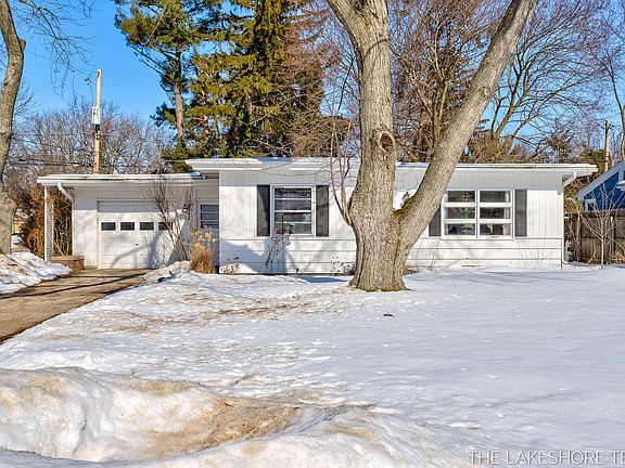 3rd image of 843 W 25th St