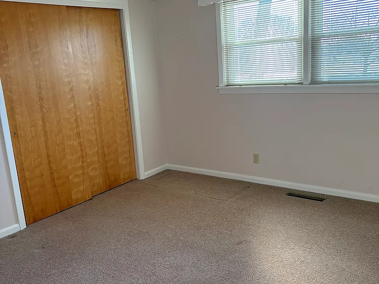 995 Walnut Hill Rd — Photo 12