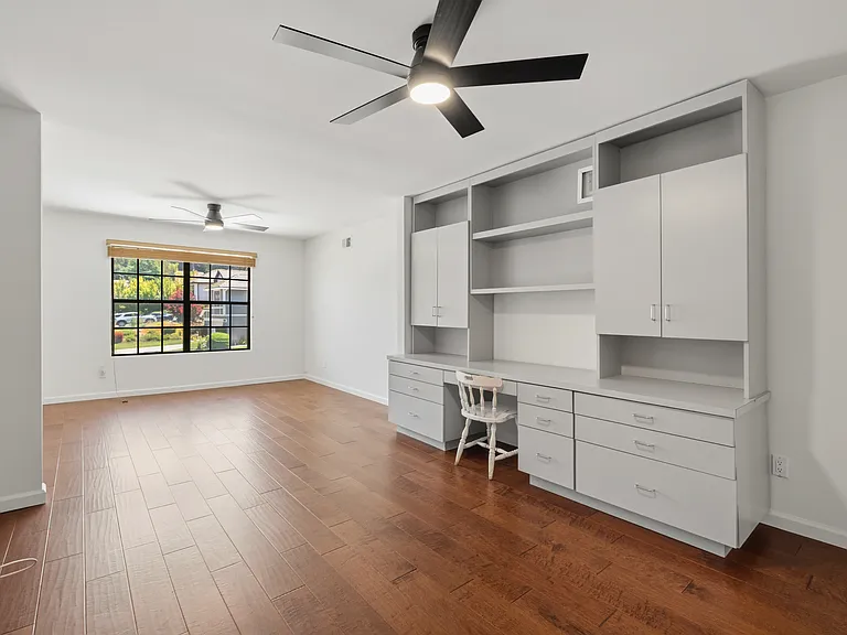 4215 Balcony Dr — Photo 37