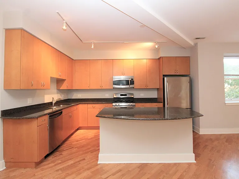 1870 N Winnebago Ave #2D — Photo 28