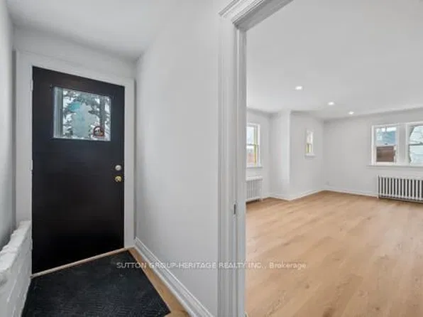 860 Simcoe St N, Oshawa, ON L1G 4V8