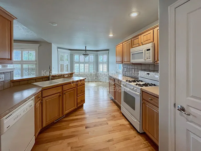 2403 E Indian Creek Dr — Photo 8