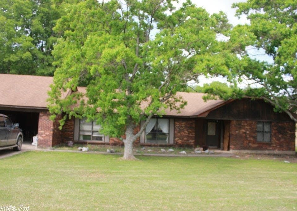 1st image of 114 Moss Dr