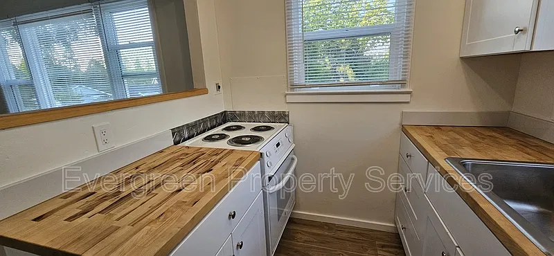 Studio, 1.0 bath, 450 sqft, $1,100 — Photo 3
