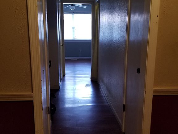 Hallway to kitchen