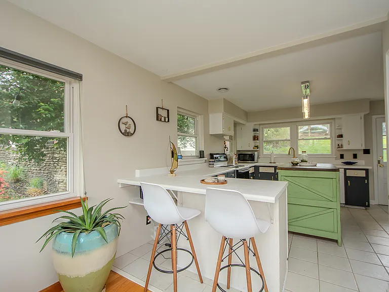 1942 Trevilian Way — Photo 21