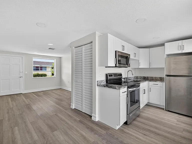 5409 Oceanic Rd — Photo 6