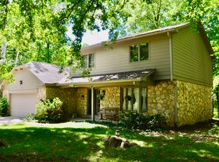 578 Century Oaks Dr, Zionsville, IN 46077