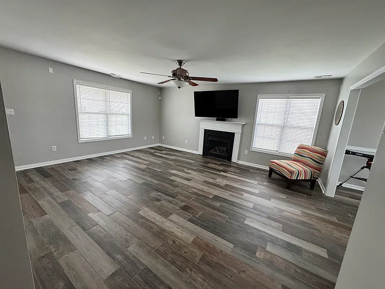 207 Bennington Dr — Photo 28