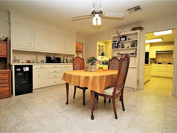 5th image of 4809 Lockwood Dr