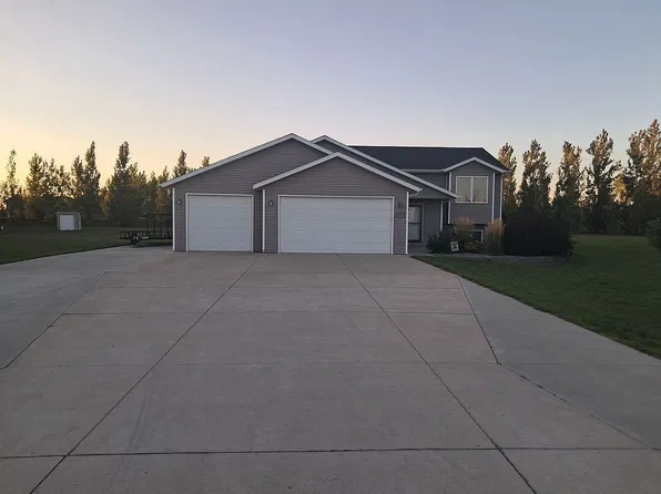 5212 Beaver Creek Pl, Bismarck, ND 58504