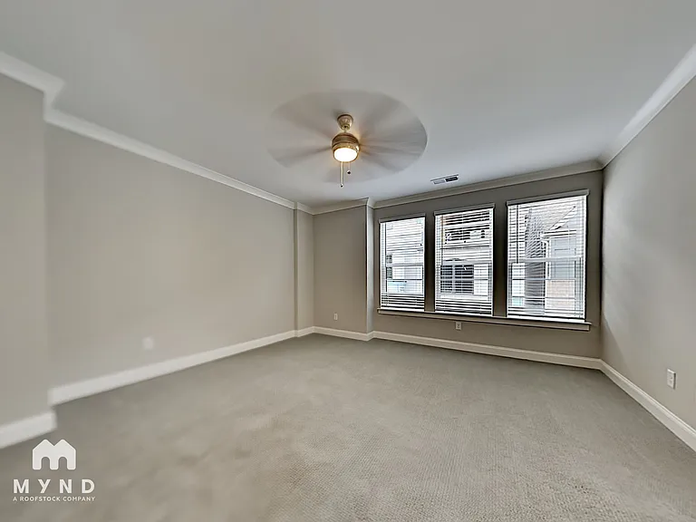 576 Broadview Pl NE — Photo 17