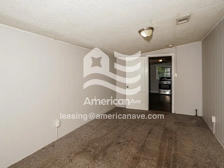 919419_013_bedroom_12.jpg