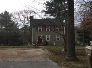 8 Lakeview Dr, Sandwich, MA 02563