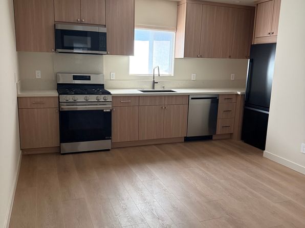 6500 Hayvenhurst Ave #6502