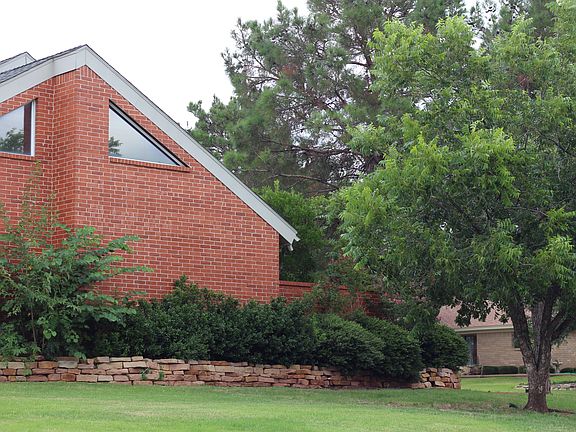 4th image of 810 Canyon Ct