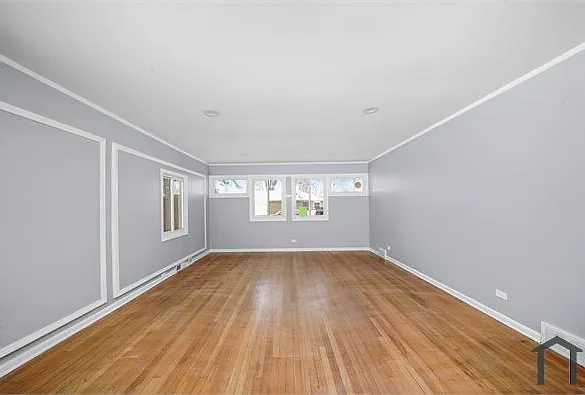 3 bed, 1165 sqft, $2,200 — Photo 3
