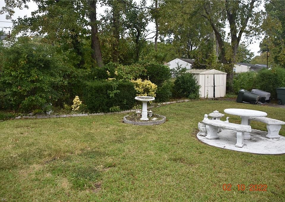 1st image of 104 S Mary Peake Blvd