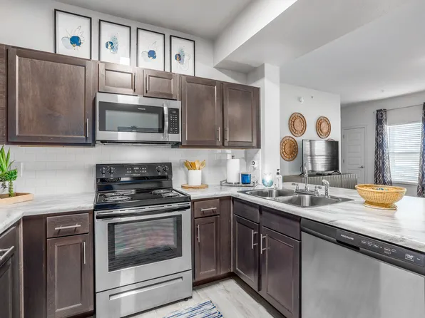 Artisan Crossing Apts