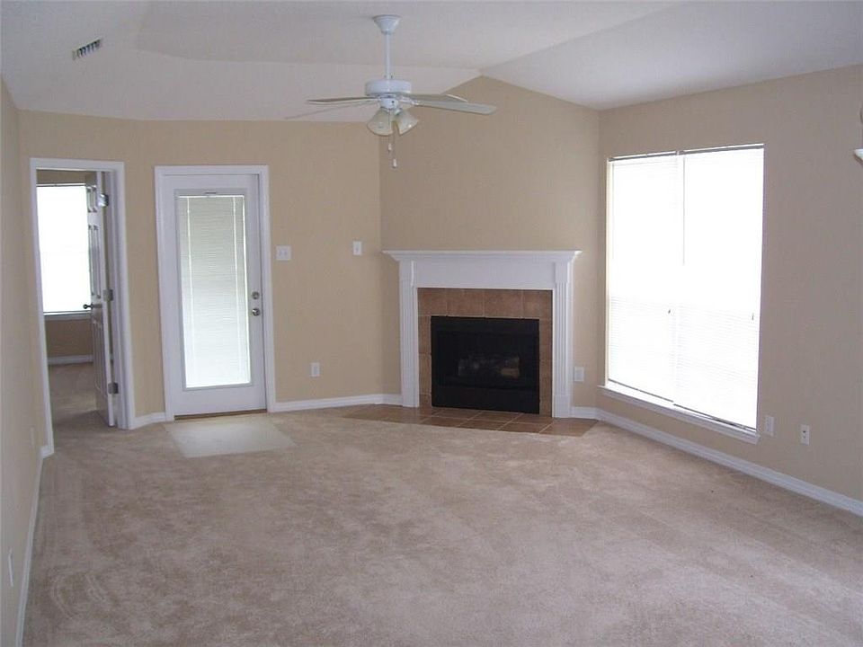 2nd image of 8889 Fall Ct