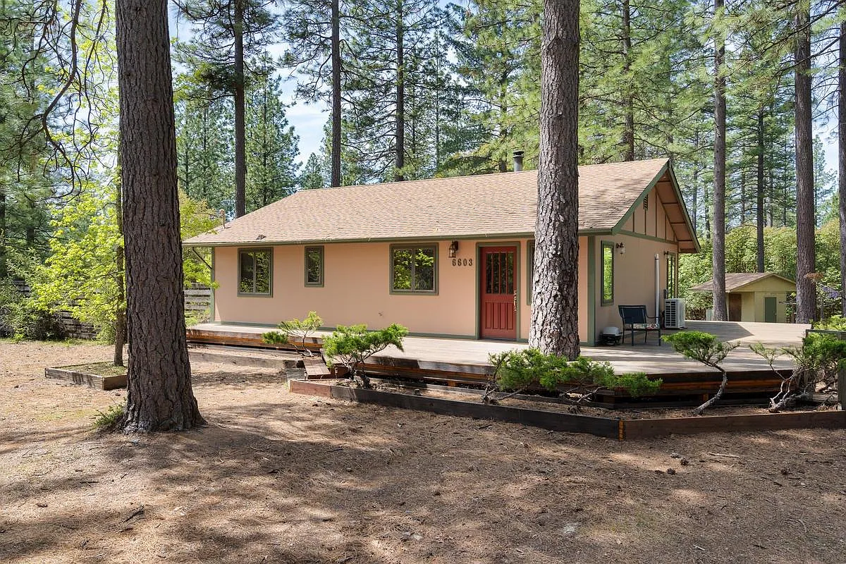 3211 Pinecone Ct photo 1