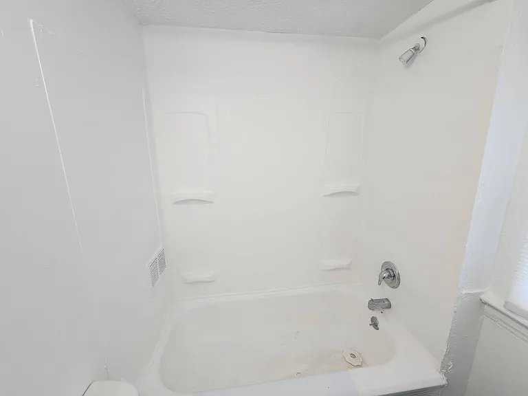 536 E 117th St Cleveland, OH 44108 — Photo 14