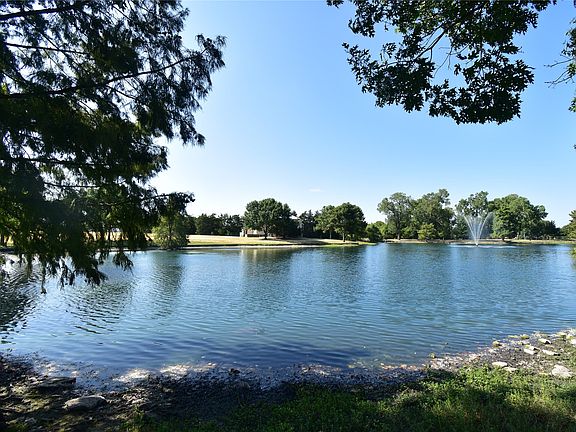 3rd image of 1109 Shadow Lakes Blvd