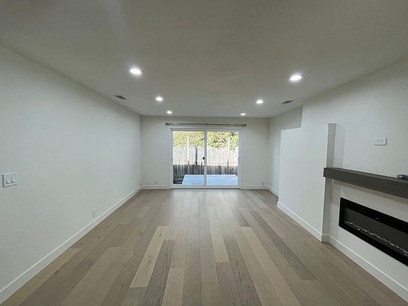 5th image of 1143 Smith Ave