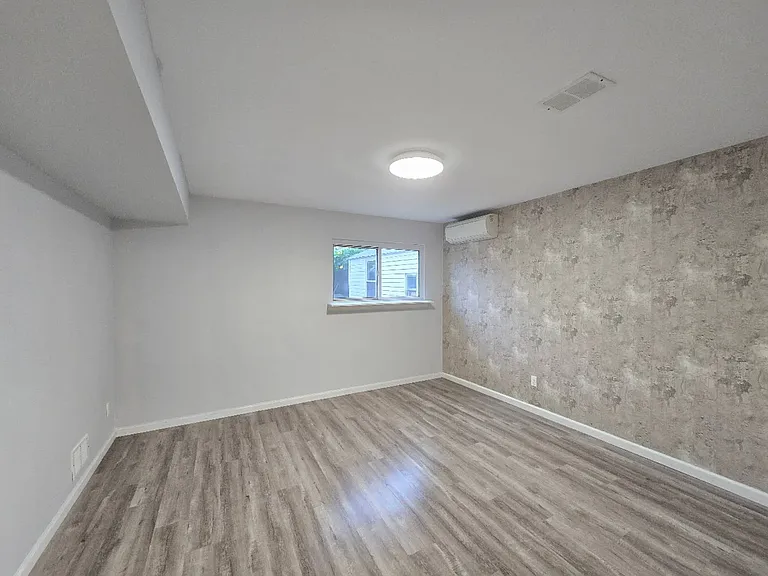 385 Gower St #1 — Photo 6