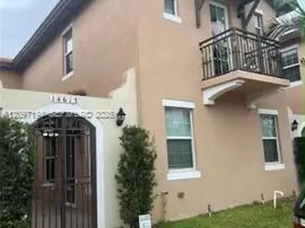 14613 SW 13th St, Hollywood, FL 33027