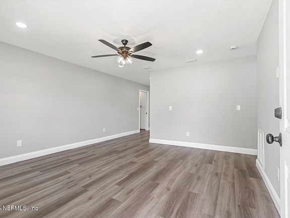 5th image of 110 PLEASANT Drive